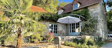 Heerlijk cottage met uitzicht op de falaises van Célé vallei