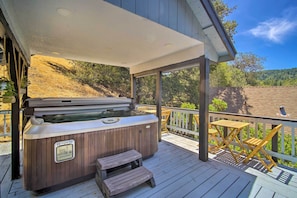 Private Hot Tub | Covered Deck