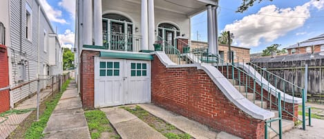 New Orleans Vacation Rental | 3BR | 1BA | Stairs Required for Access