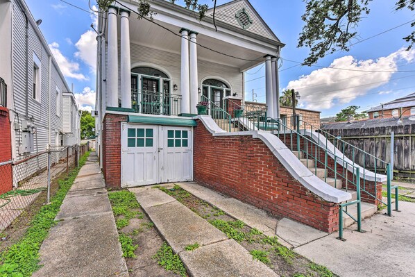 New Orleans Vacation Rental | 3BR | 1BA | Stairs Required for Access