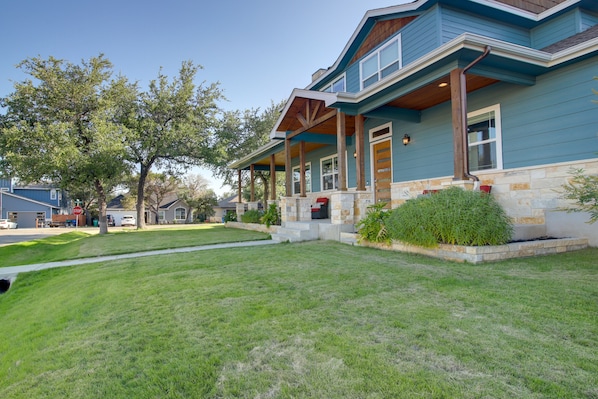 Lago Vista Vacation Rental | 4BR | 2.5BA | 2,660 Sq Ft | 5 Steps to Access