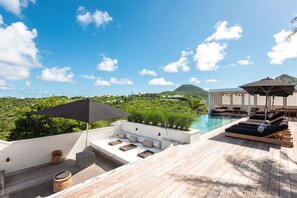 Outdoor Lounge