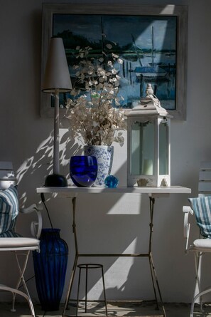 Detail of entrance table