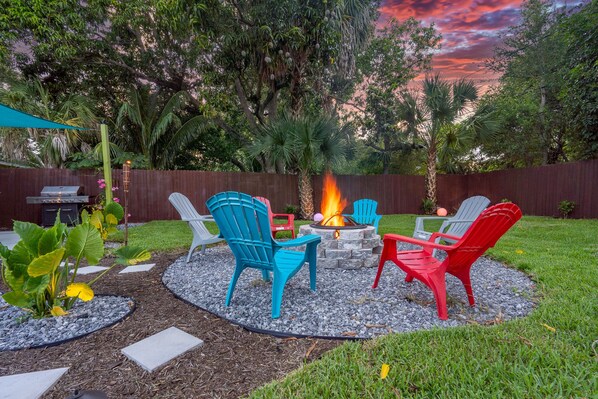 Image yourself in here with good conversation, a glass of wine and good company