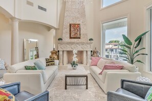 Living Room, Room, Indoors, Furniture, Couch