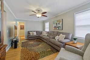 Comfortable seating for the entire family in the spacious living room!