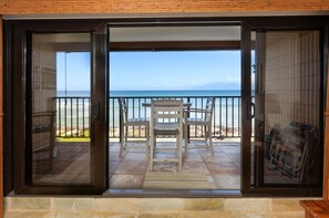 Sit down ocean views in and out of the unit. 