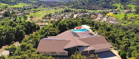 Fallbrook Hilltop Villa with pool and view