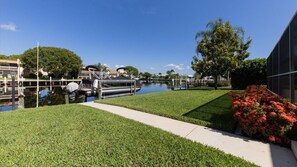 Beautiful 3 bed 2 bath villa located in Charlotte Harbor Area