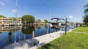 Beautiful 3 bed 2 bath villa located in Charlotte Harbor Area