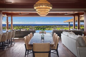 Dining with neverending ocean views