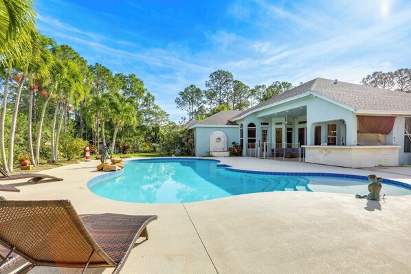 Loxahatchee Vacation Rental | 5BR | 3BA | 2,640 Sq Ft | Step-Free Access