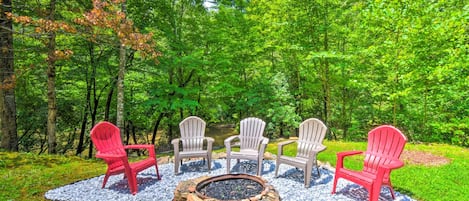 Dahlonega Vacation Rental | 4BR | 2.5BA | 2,300 Sq Ft | Step-Free Access