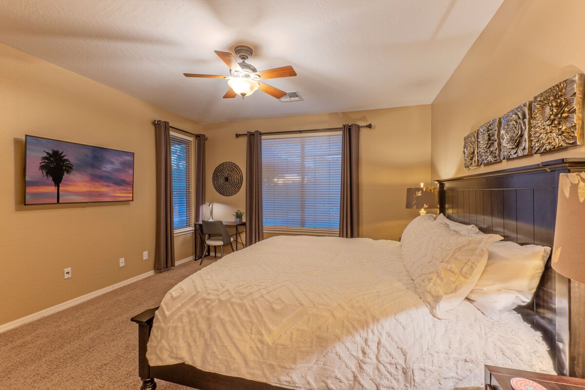 Gilbert Family Friendly: Htd Pvt POOL, Putt Green, Patio & Gas Grill, TVs All BRs,