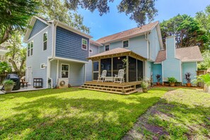 Screen porch & large backyard