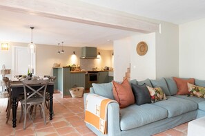 Large open plan lounge with new modern fitted kitchen  & dining area.