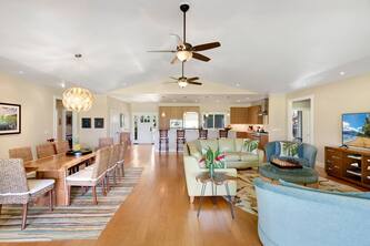 Hale Alaula, Elegant Hawaiian Home at exclusive Sunset Drive