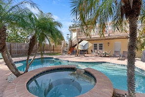 Sitting area in the pool, not a hot tub 