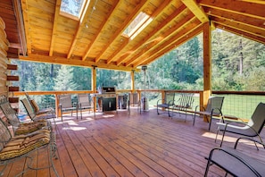 Partially Covered Deck | Gas Grill | Seating