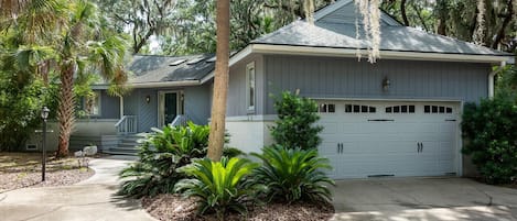 Welcome to 3112 Seabrook Island Road. An adorable cottage in the heart of the island!