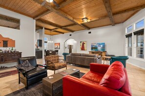 Living Rroom