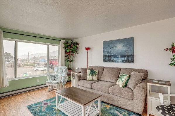 Rockaway Beach Vacation Rental | 1BR | 1BA | Stairs to Enter | 600 Sq Ft