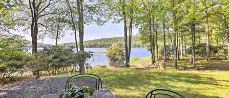 Lake Harmony Vacation Rental | 2BR | 2BA | 1,004 Sq Ft | Stairs to Enter