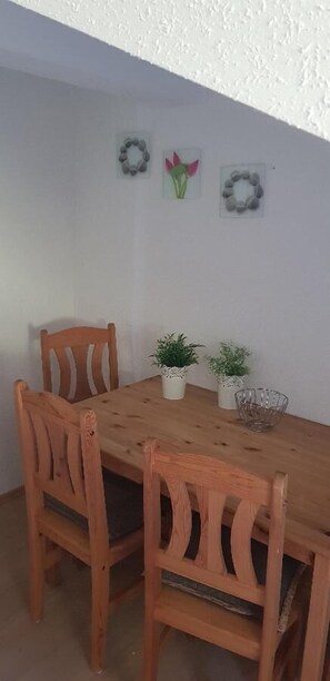 Ferienwohnung Schmidt mit Balkon-Küche