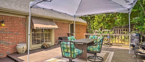 Memphis Vacation Rental | 4BR | 2BA | 1,910 Sq Ft | 2 Steps to Access