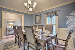 Dining Room | Dishware Provided