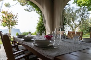 Outdoor dining