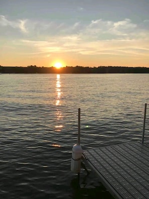 Enjoy the most amazing sunsets of Silver Lake.