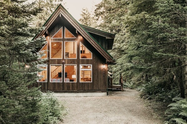 Architecture, Building, House, Cabin, Screen