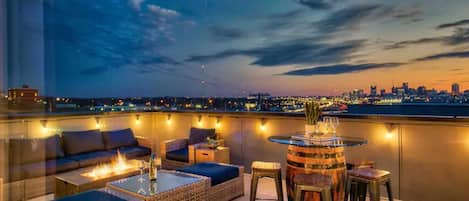 Welcome to Nashville's ultimate rooftop retreat!