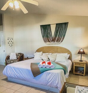 Has a comfy king sized bed, smart television, and includes beach towels/chairs. 