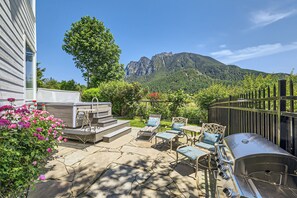 Unwind in the hot tub, take in the spectacular views, and enjoy the outdoors. 