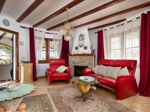 Building, Furniture, Couch, Table, Window, Decoration, Picture Frame, Wood, Comfort, Living Room