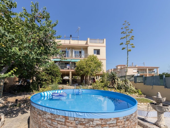 Cielo, Agua, Edificio, Planta, Piscina, Azur, Árbol, Material Compuesto, Diseño Urbano, Barrio Residencial