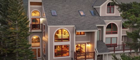 End unit townhome two miles from the center of Town of Breckenridge