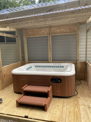 Bain à remous extérieur