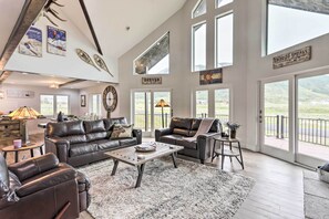 Living Room | Queen Sleeper Sofa | 2nd Floor | Flat-Screen TV w/ Cable