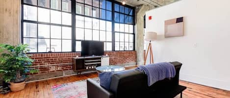 Stunning renovated 1BR loft in an former factory!