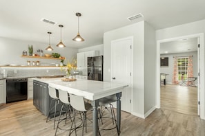 Kitchen ^ 6 bar stools at island