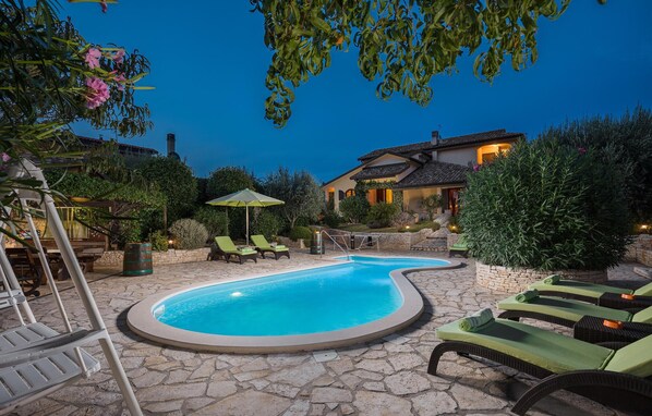 pool