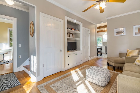 Bright and relaxing living room