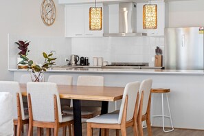 Dining/Kitchen