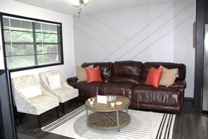 Living Room - nice arrangement for a pleasant conversation with family or friends.