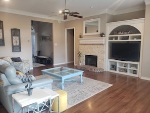 Living room & foyer