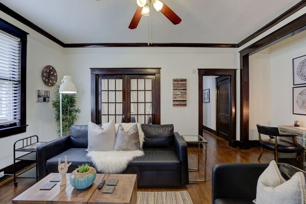 nice living area with plenty of natural light