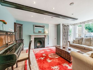 Sitting room | Questeds, Westgate On Sea, near Margate